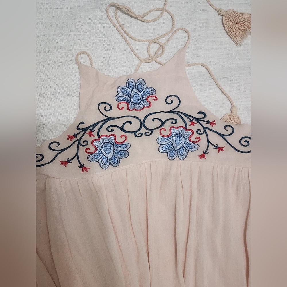 Chloah Strapless Embroidered Dress Neck Tie